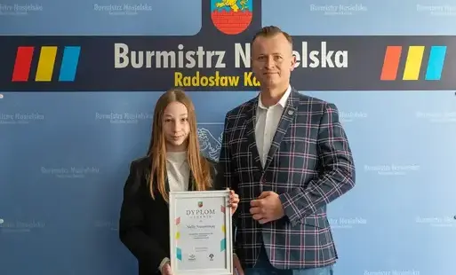 Zdjęcie do Wizyta Wicemistrzyni Polski Junior&oacute;w u Burmistrza Nasielska