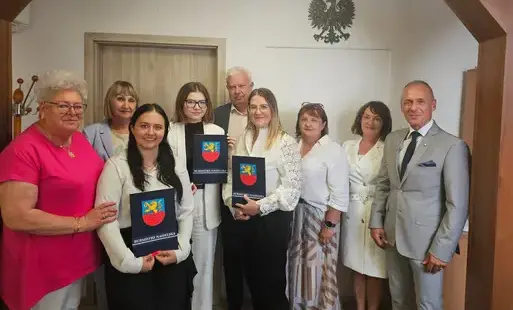 Zdjęcie do Akty nadania stopnia awansu zawodowego nauczyciela mianowanego wręczone