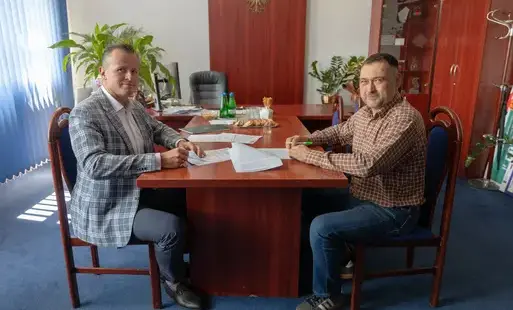Zdjęcie do Burmistrz Nasielska podpisał umowę na budowę dw&oacute;ch świetlic wiejskich!
